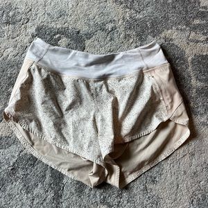 Outdoor voices Hudson shorts 2.5’’